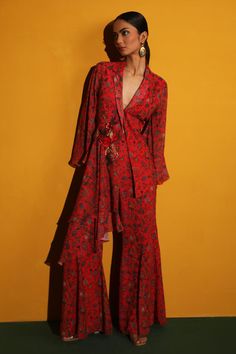 Buy Red Georgette Floral Venice Asymmetric Jacket And Pant Set For Women by Miku Kumar Online at Aza Fashions. Coat Dresses For Women Pakistani, Indowestern Jackets For Women, Printed Coord Sets Indian, Asymmetrical Jacket, Reception Bride, Diwali Outfits, Crop Top For Women, Party Reception, Retro Pants