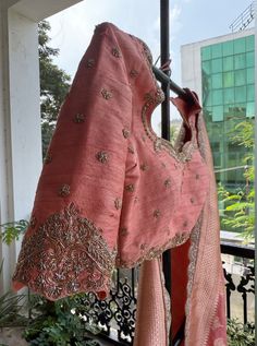 Festival Saree, Maggam Blouses, Tango Outfit, Bridal Blouses, Maggam Works, Design Blouse, Trendy Blouse, Blouse Designs Silk, Fancy Blouse