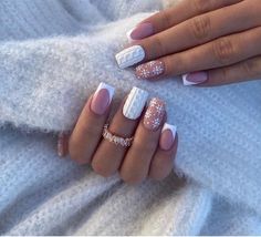 Cute Nails 2023, 2023 Winter Nails, Christmas Manicures, Christmas Nail Design, Simple Toe Nails, Engagement Nails, Polished Nails