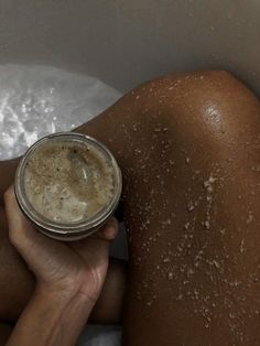 Easy Diy Body Scrub, Mrs Bella, Diy Body Scrub Recipes, Haut Routine, Body Scrub Recipe, Diy Body Scrub, روتين العناية بالبشرة, Organic Sugar, Healthy Girl