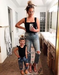 Cute style for moms! Mommy And Me Outfits Summer, Mommy And Me Matching Outfits, Daughter Fashion, Daughter Outfits