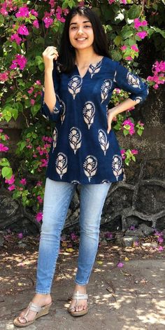 Stylish Kurti and Jeans Outfits Jeans Top Design, Stylish Kurtis, Simple Frocks