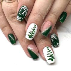 7. Pine and Snowflake Perfection Green Christmas Nails, Christmas Tree Nails, Tree Nails, Green Nail Designs, Cute Christmas Nails, Christmas Nails Easy, Green Nail Polish