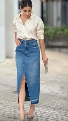 Jean Skirt Outfits, Denim Skirt Outfits, Long Denim Skirt, Everyday Fashion Outfits, Casual Day Outfits, Classy Work Outfits, Easy Trendy Outfits, Casual Chic Outfit, Mode Inspo