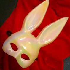 The White Rabbit Iridescent Face Mask, Nwot The White Rabbit, White Rabbit, Face Masks, The White, Face Mask, Mask, Women Accessories, Silver, White