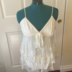 Cream Lace Tank Top By Megan Noland. Nwt Size Xl White Feminine Tank Top With Lace Trim, White Feminine Spaghetti Strap Top, White Feminine Camisole Tank Top, White Tank Top With Lace Trim, White Camisole Tank Top For Daywear, White Feminine Tank Top, White Lace Camisole Tank Top, White Feminine Camisole, Feminine White Sleeveless Tops