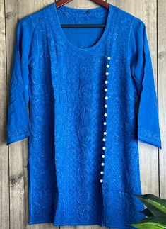 Fine georgette short kurti blouse with resham thread hand embroidery.  Matching liner included  Length :30 inches Chikankari Blouse, Kurti Georgette, Kurti Blouse, Short Kurti, Womens Blouses, Womens Clothing Tops, Hand Embroidery, Royal Blue, Blouses For Women