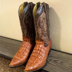 Handmade Gator Cowboy Western Boots. In Excellent Condition. Designer Brown Snip Toe Boots, Cowboy Western, Western Cowboy Boots, Western Boots, Limited Time, Men's Shoes, Cowboy, Size 10, Boots