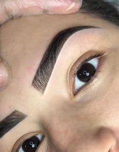 Eyebrows Goals, Henna Eyebrows, Eyebrow Design, Makeup Drawing, Beautiful Eyebrows, Eye Brows, Cute Eye Makeup, Perfect Eyelashes, Eyebrow Makeup Tips