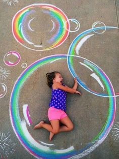 Interactive Chalk Art, Back To School Sidewalk Chalk Ideas, Chalk Ideas Easy, Sidewalk Chalk Art Ideas, Chalk Photography, Chalk Photos, Chalk Activities, Chalk Ideas