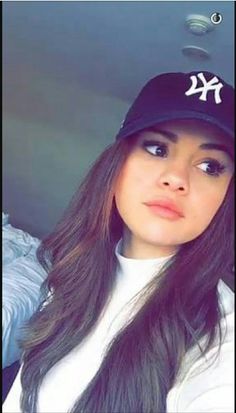 Selena Gomez snapchat Selena Gomez Outfits, Grunge Hair, Demi Lovato, Her Smile