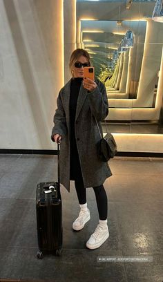 Aero Look, Outfits Europa, Eurotrip Outfits, Looks Paris, Airport Outfit Winter, Ny Winter, Madrid Outfits, Nyc Winter Outfits, December Outfits