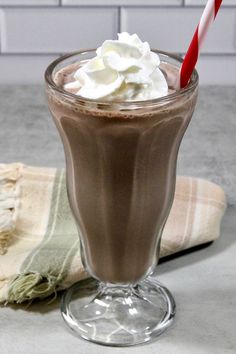 Punch Nonalcoholic, Vanilla Milkshake Recipe, 2 Ingredient Desserts, Jello Salads, Chocolate Frosty, Frosty Recipe