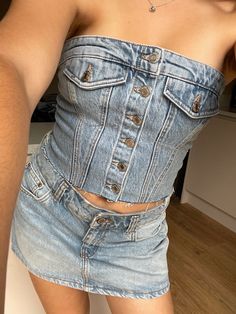 Zara Denim Top Outfit, Denim Top And Skirt Outfit, Zara Denim Top, Dom Dolla Concert Outfit, Niall Horan Concert Outfit Ideas, Denim Co Ord, Denim Top Outfit, Skirt Outfit Inspiration, Denim Festival