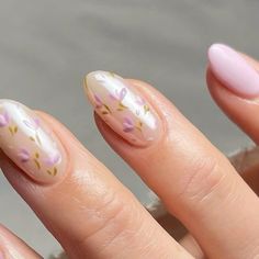 Mauve Prom Nails, Flowery Short Nails, Dainty Floral Nail Art, Floral Nail Inspiration, Mauve Floral Nails, Every Nail Is Different Design, Floral Purple Nails, Floral Chrome Nails, Soft Floral Nails