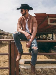 Men Rancho Outfit, Outfits With Cowboy Hats Men, Modern Western Outfit Men, Cowboy Theme Outfit Men, Country Photoshoot Men, Calgary Stampede Outfits Men, Rodeo Men Outfit, Men Stagecoach Outfit, Men’s Stagecoach Outfits