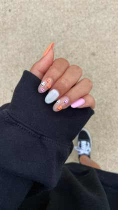 Cute Acrylic Nail Designs For Summer, Short Almond Nails Designs Summer Simple, Cute Nails Designs For Acrylics, Simply Nail Design, Trendy Acrylic Nails Coffin Short, May Gel Nails, Cute Acrylic Nails Designs Popular, Cute Nail Designs For Acrylics, Cute Tip Nails