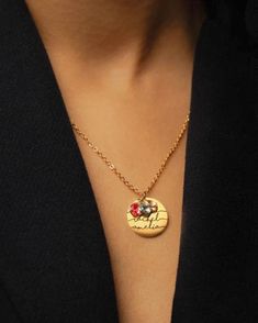 Three names, three birthstones - one meaningful piece. 💌 Our 2025 bestseller. #gemories #bestseller #personalizednecklace #momnecklace