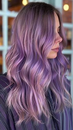 Brighten Up: 25 Gorgeous Hair Highlights for a Stunning New Look Lilac Hair Highlights, Lavender Hair Highlights, Purple And Blonde Hair, Hair Color Ideas Trendy, Beautiful Hair Color Ideas, Hair Highlights Ideas, Blonde Foils, Hair Styles Long Hair, Hair Refresh