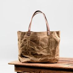 Big Shoulder Bag, Waxed Canvas Tote Bag, Trip Bag, Big Shoulders, Travel Handbags, Vintage Canvas, Canvas Handbags, Computer Bags, Waxed Canvas