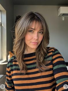 22 Stunning Layered Mid-Length Hair Ideas for Every Style and Shade 90s No Haircut Haircut, Wispy Bangs No Layers, Mid Length Haircuts With Bangs, Haircuts With No Bangs, Messy Bangs Medium Hair, Shoulder Length Wispy Bangs, Light Blowout, Medium Length Hair With Wispy Bangs, Bangs And Layers Medium Hair