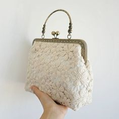 📣 FREE SHIPPING on all orders over £55 💝 This beautiful clutch bag is crafted with quality cotton lace fabric and a vintage-style metal frame with a top handle. This bag comes with a matched detachable chain strap.  ❀Feature - Handmade with love  - With an inner pouch - Detachable chain strap ❀Dimension - Approximately 24*18*7cm - Chain strap length: 115cm ❀Materials - Cotton, Metal ❀ Note: *More beautiful craft materials and creations at: https://www.etsy.com/shop/Rawprettythings?ref=seller-p Diy Bags Easy, Boho Clutch Bag, Wedding Clutch Bag, Lace Purse, Lace Clutch, Boho Clutch, Bag Inspiration, Vintage Kiss, Lace Bag