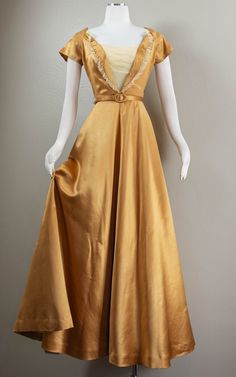 Elegant 40s/50s Bronze Ribbed silk Evening Gown, Victorian Styling, A-line Full | eBay Silk Victorian Dress, 1940 Ball Gowns, Elegant 50s Dress, Victorian Dresses Simple, 1940s Formal Dress Evening Gowns, Victorian Tea Gown, 1940s Evening Gowns, 40s Clothes, 50s Gown