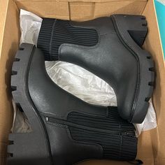 New Never Worn Platform Boots. Zip On The Inside. Pics Are Exact Condition Black Platform Boots, Black Platform, Moto Boots, Platform Boots, Shoes Black, Black Shoes, Size 7, Bar, Boots