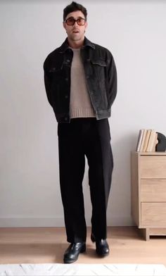 Lawyer Outfit Man, Dark Men Outfit, Mens All Black Outfit, Light Academia Outfit Men, Black Jeans Outfit Fall, Black Outfit Men, British Style Men, Classy Streetwear, Jeans Outfit Fall