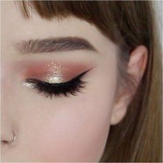 Natural Smoky Eye, Selfie Snapchat, Eyeliner Tips, Bentuk Alis, Party Make-up, Smoky Eyeshadow, Alat Makeup, Trendy Eyeshadow, Smoky Eyes