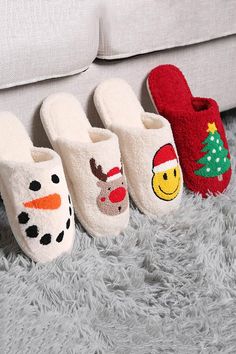 Size : S/M (Women 6-8, Men 5-7) Size : M/L (Women 8-10, Men 7-9) Material : 100% Poly. Microfiber Christmas Tree Print Soft Home Indoor Floor Slippers Best Friends Christmas, Soft Christmas, Embroidered Slippers, Toddler Boy Tops, Older Sibling, Christmas Trees For Kids, Christmas Tree Print, Gender Neutral Clothes, Dear Baby