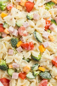 pasta salad with ham, broccoli and cucumbers