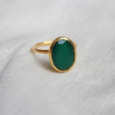 Ring Designs With Green Stone, Gold Ring Designs Stone, One Stone Ring Design, Stone Finger Ring Design, One Stone Rings Gold, Silver Ring Green Stone, Ring Designs With Stone, Classic Green Oval Stackable Rings, Ring Stone Design