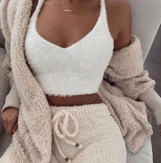 Slim Tank Top, Vest Tops Women, Solid Tank Tops, Crop Top Casual, Teddy Coat, Crop Top And Shorts, Outfits Winter, Fashion Mode, Ladies Dress Design