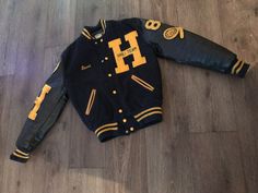 Varsity Outfit, Pola Jaket, Senior Jackets, Letter Jacket, Jacket Outfit Women, Varsity Letter