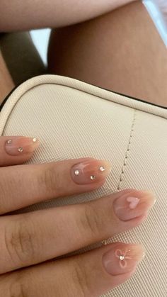 Nail Paint Ideas Natural Nails, Simple French Nail Art, Gel Nails Coquette, Shirt Nail Art, Cute Nails Acrylic Short Pink, Nails Inspo Coquette, Nail Inspo Trendy Short, Nail For Graduation, Aesthetic Nail Designs For Short Nails