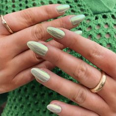 Nail Inspo 2023 Chrome, Chrome With Color Nails, Green 2023 Nails, Chrome Nails Summer 2023, Like Green Chrome Nails, Fun Engagement Nails Ideas, Colored Pearl Nails, Chrome And Green Nails, Hands Two Different Colors Nails