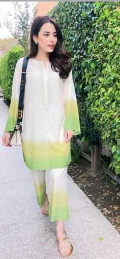 Shaded Suits Indian, Ice Blue Top Outfit, Stylish Dresses For Women Fashion Outfit, Casual Pakistani Suits, Pakistani Casual Wear Simple, Pakistani Simple Suits, Pakistani Casual Suits, Pakistani Dresses Casual Simple Stylish, Simple Pakistani Dresses Casual Design