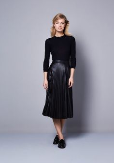 16-016-yaya41491 Midi Leather Skirt, Outfit Nero, Outfit Elegante, Outfit Elegantes, Velvet Midi Skirt, Black White Outfit