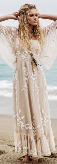 Free People Enchanted Forest Boho Maxi Dress Mode Indie, Bohemian Schick, Mode Prints, Feminine Clothing, Festival Mode, Creative Thoughts, Wedding Dresses Hippie, Mode Hippie, Style Indie