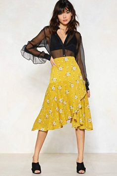 #nastygal You're My Bud Floral #midiskirt Winter Skirt, Floral Midi Skirt, Womens Fashion Trends, Latest Fashion For Women, Spring Summer Fashion, All Fashion