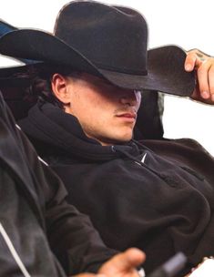 Cowboy Winter Outfits Men, Country Guy Aesthetic, Dark Cowboy Aesthetic, Modern Cowboy Aesthetic, Noah Bridges, Rhett Eaton, Dark Cowboy, Guys Aesthetic, Cowboy Vibes