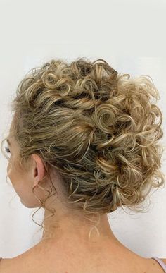 Curly Hair Up Wedding, Updos For Fine Curly Hair, Curly Updo With Pearls, Cascading Updo Brides, Easy Up Dos For Curly Medium Hair, High Curly Updo Wedding, Prom Updo Hairstyles For Long Hair, Curly Haired Updos, Updo Curly Hair Wedding