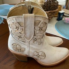 Cute And On Trend Western Booties! Worn Only Around Home! Western White Boots With Stacked Heel, White Snip Toe Boots For Spring, White Snip Toe Boots With Stacked Heel, White Boots With Stacked Heel And Snip Toe, White Closed Toe Boots With Stacked Heel, White Closed Toe Boots Medium Width, White Medium Width Closed Toe Boots, White Boots With Reinforced Heel For Spring, White Boots With Stacked Heel And Round Toe