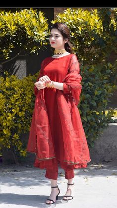 Kinat Faisal, Designer Party Wear Dresses Classy, Dress Disighn, Latest Designer Party Wear Dresses, Style Outfits Summer, Fashion Valley, Summer Vibes Aesthetic