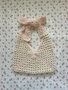 Pink granny square crochet bow bag Pink Granny Square Bag, Crochet Bow Bag, Pink Granny Square, Pink Crochet Bag, Crochet Bow, Crochet Bows, Granny Square Bag, Bow Bag, Pink Crochet