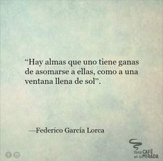 an image of a quote written in spanish on white paper with the words'hay almas que no tenes ganas de asomer elas,