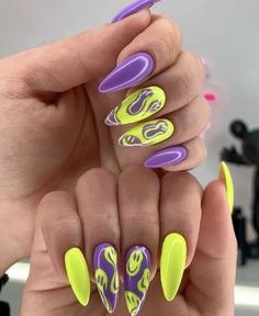 Rave Nails, Nail Design Glitter, Vibrant Nails, Almond Acrylic Nails, Short Acrylic Nails Designs, Design Nail, Neon Nails