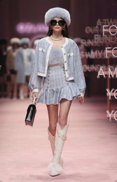 Woman Outfit, Mode Chanel, Model Outfit, Looks Chic, Stage Outfits