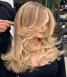 Swoopy Bangs for Long Hair Bardot Fringe Long Hair, Lot Of Layers Haircut Long, Layered Long Shag Hairstyles, Sabrina Carpenter Haircut Layers, Highlighted Fringe, Princess Haircuts, Bridget Bardot Haircut, Sabrina Haircut, Feathered Fringe Hairstyle